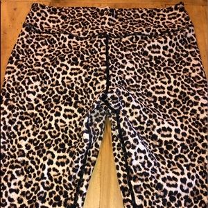 Zyia leopard crop pants